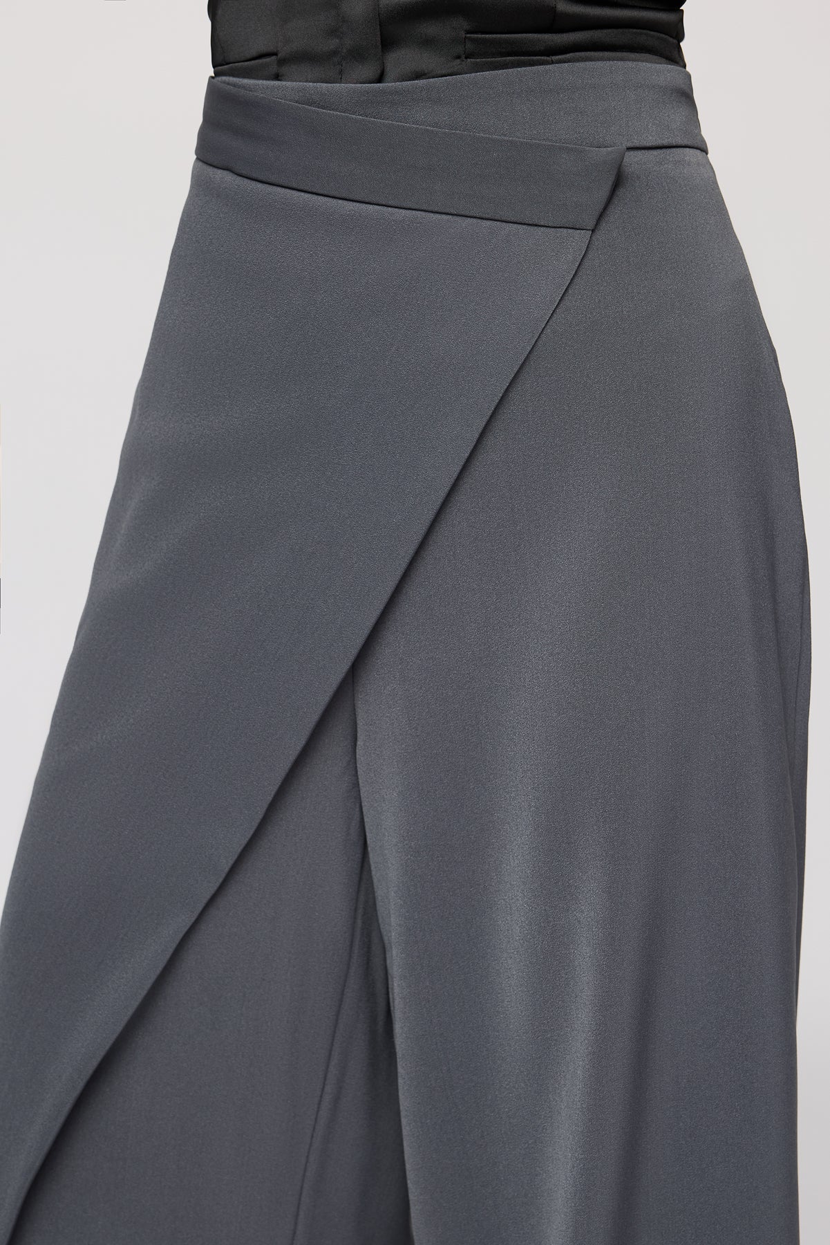 Ultimate Grey Women's Pareo Straight Pants