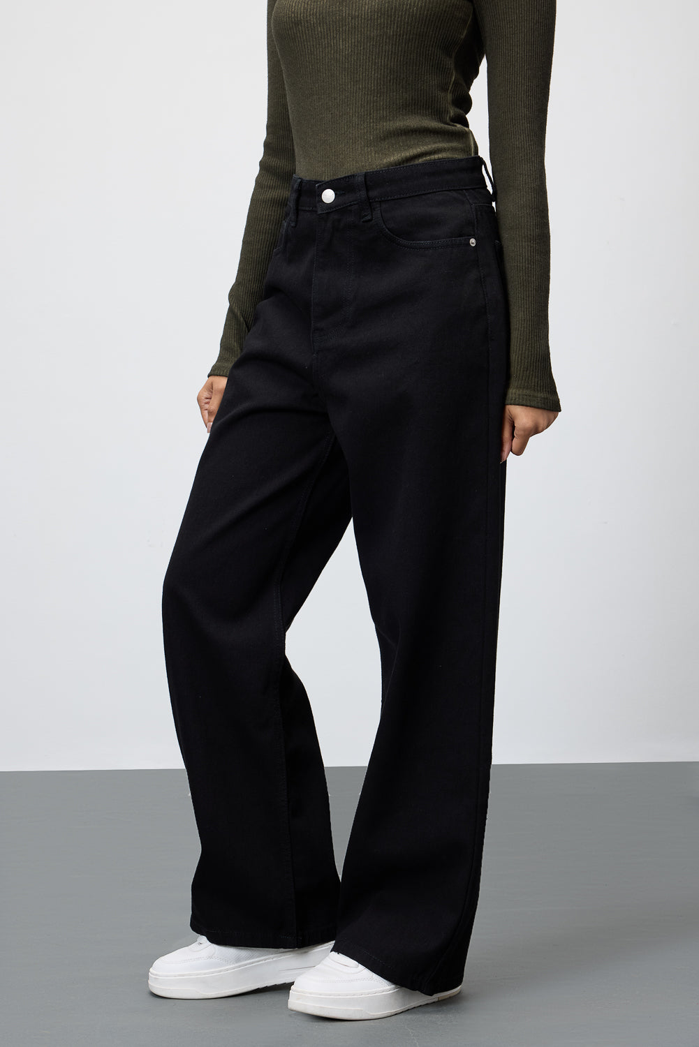 Onyx Cropped Women's Wide Jeans