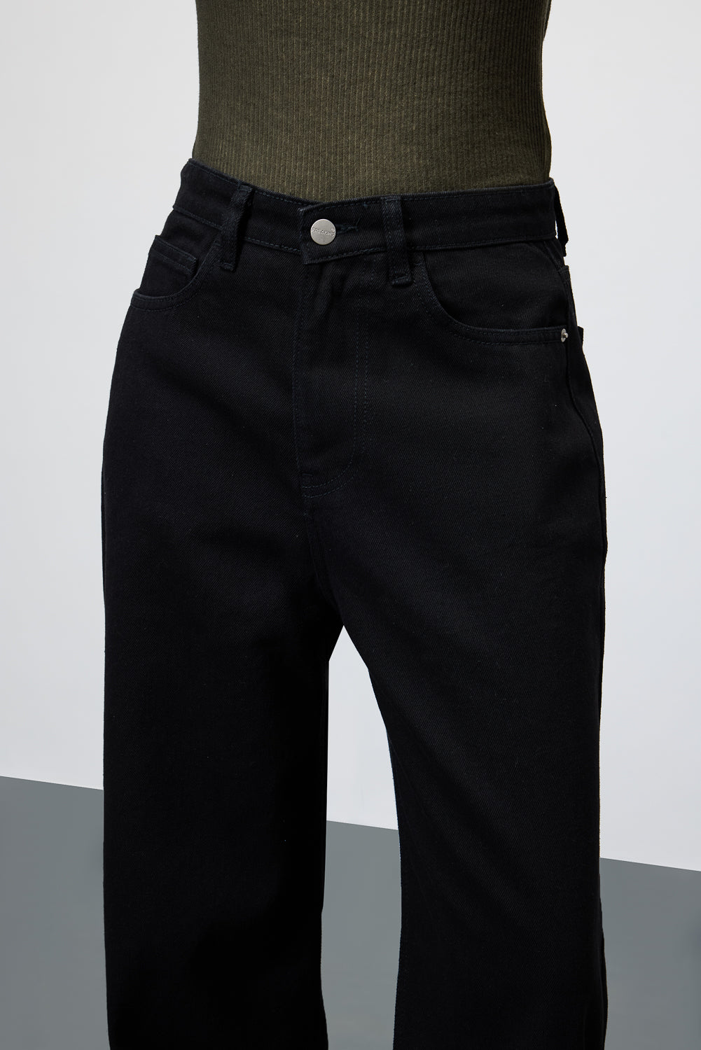 Onyx Cropped Women's Wide Jeans