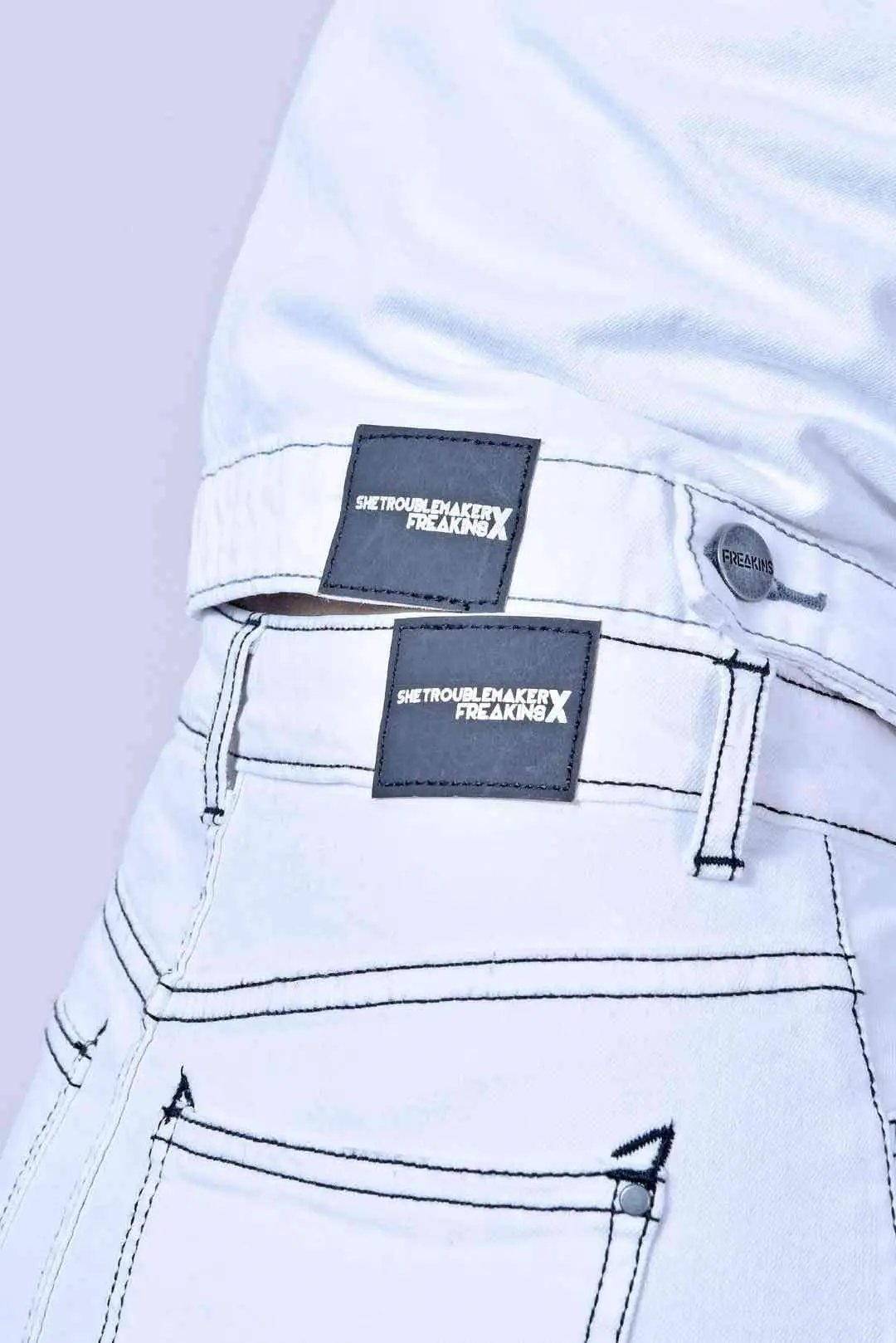 Stm White-Black Contrast Stitch Denim Skirt