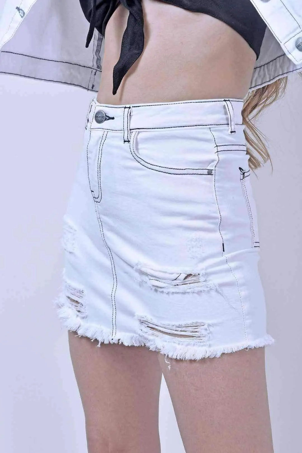 Stm White-Black Contrast Stitch Denim Skirt