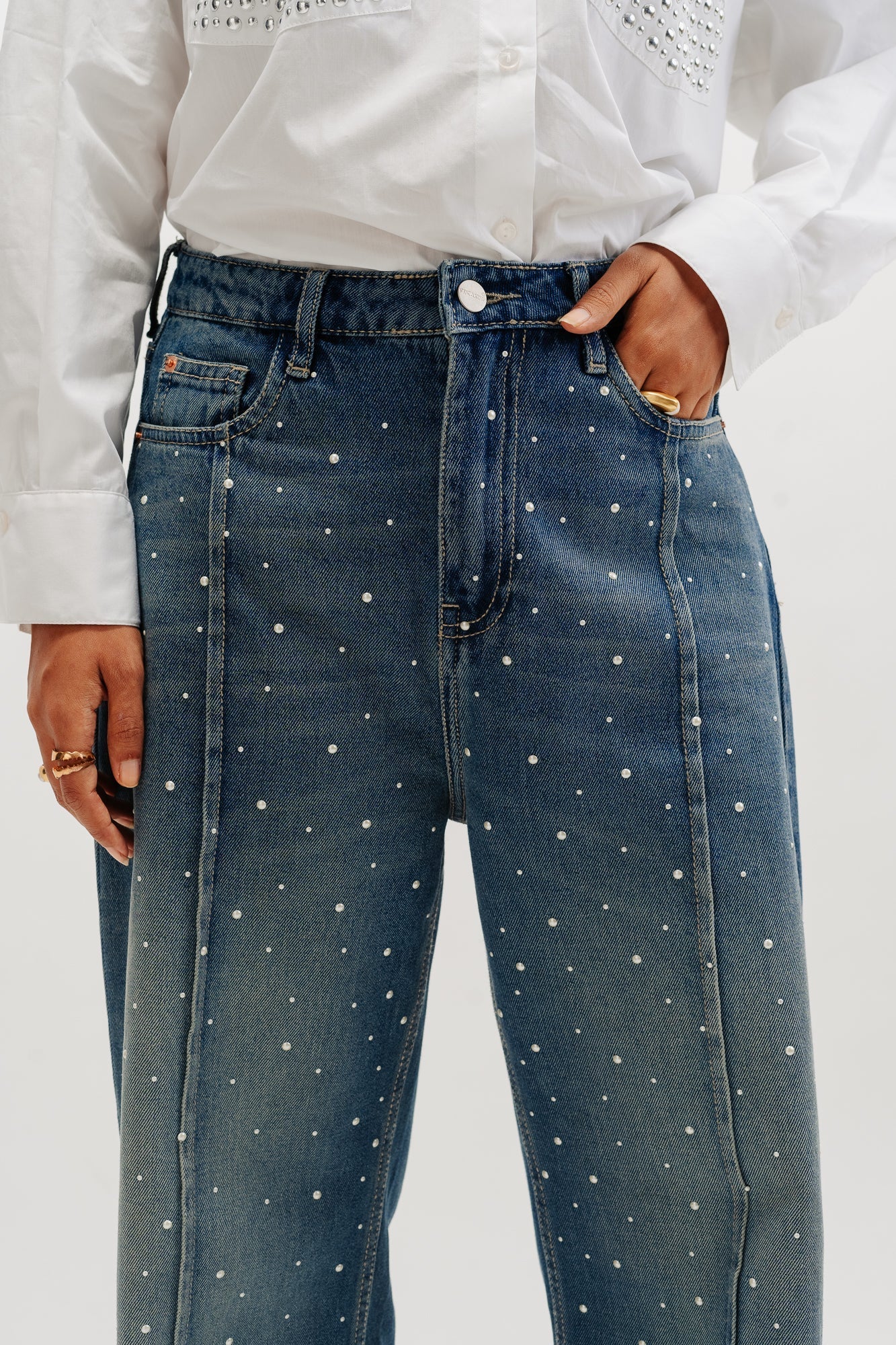 Embellished Front Tucked Straight Jeans